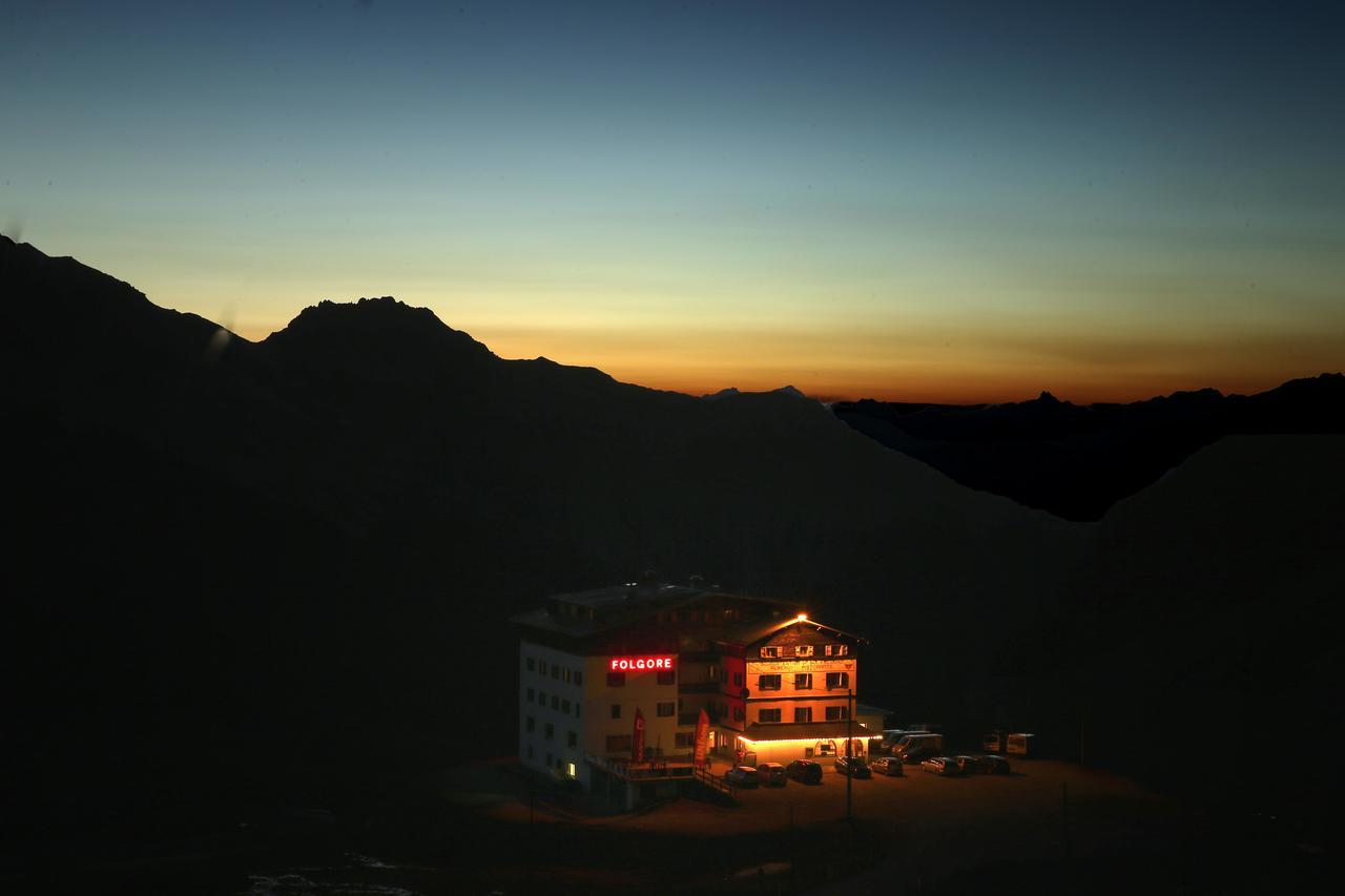 Hotel Folgore Passo Stelvio Exteriör bild