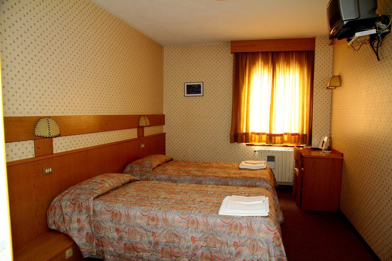 Hotel Folgore Passo Stelvio Exteriör bild